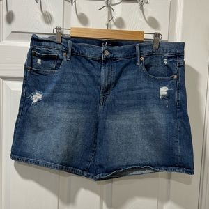 GAP 5” distressed shorts size 16